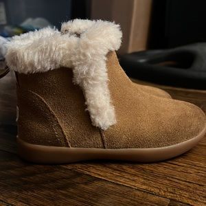 TODDLER GIRLS’ UGG MALLYA - size 10